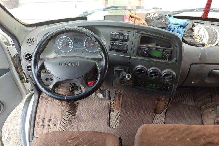 Used Iveco Power Daily 2017 2.5T Classic A32 Mid-Roof 6-7 Seater Bus 47Z5 Steering Wheel