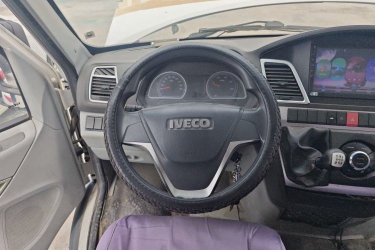 Used Iveco Power Daily 2017 2.5T Deluxe A37 High-Roof 6-7 Seater Bus 47Z5 Steering Wheel