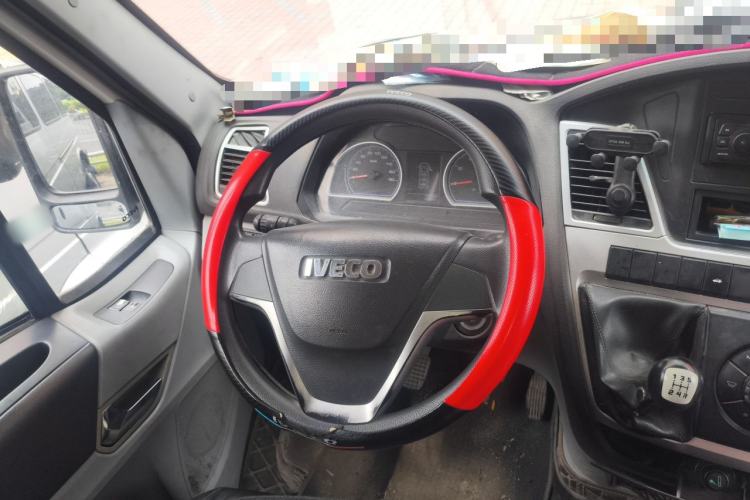 Used Iveco Power Daily 2017 2.5T Deluxe A37 High-Roof 6-7 Seater Bus 47Z5 Steering Wheel