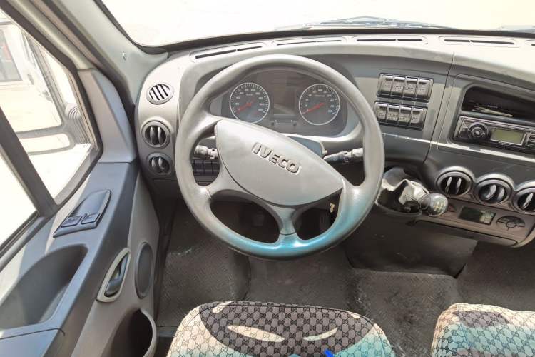 Used Iveco Power Daily 2017 2.5T Classic A37 Mid-Roof 7-Seater Bus 47Z5 Steering Wheel