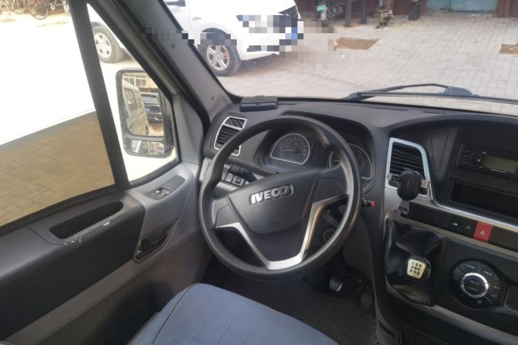 Used Iveco Power Daily 2017 2.5T Classic A32 Mid-Roof 6-7 Seater Bus 47Z5 Steering Wheel