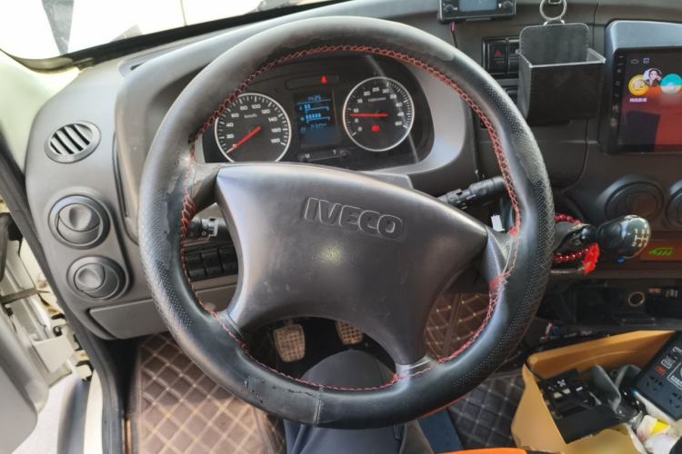 Used Iveco Power Daily 2017 2.5T Deluxe A37 High-Roof 6-7 Seater Bus 47Z5 Steering Wheel