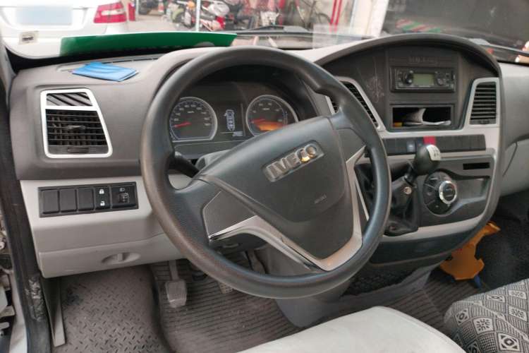 Used Iveco Power Daily 2017 2.5T Deluxe A37 High-Roof 6-7 Seater Bus 47Z5 Steering Wheel