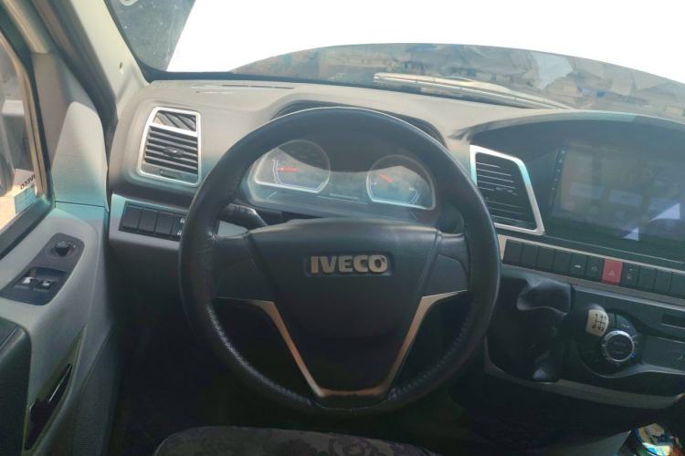 Used Iveco Power Daily 2017 3.0T Prestige A37 High-Roof 6-7 Seater F1CE34818 Steering Wheel