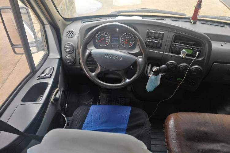 Used Iveco Power Daily 2017 2.5T Classic A37 High-Roof 7-Seater Passenger Van 47Z5 Steering Wheel