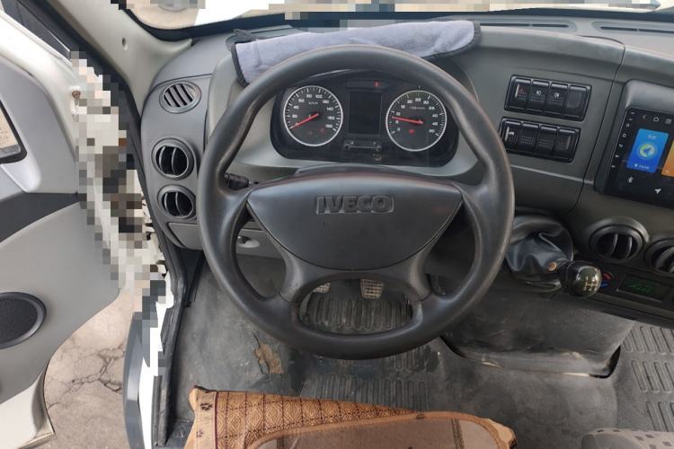 Used Iveco Power Daily 2017 2.5T Classic A32 Mid-Roof 6-7 Seater Bus 47Z5 Steering Wheel