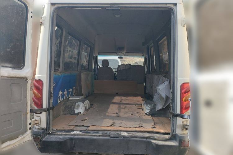 Used Iveco Power Daily 2017 2.5T Classic A37 High-Roof 7-Seater Passenger Van 47Z5 Trunk
