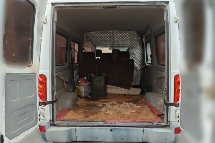 Used Iveco Power Daily 2017 2.5T Classic A32 Mid-Roof 6-7 Seater Bus 47Z5 Trunk
