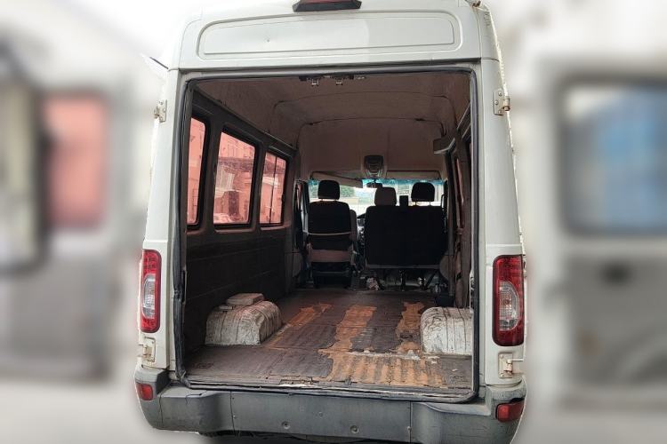 Used Iveco Power Daily 2017 2.5T Deluxe A37 High-Roof 6-7 Seater Bus 47Z5 Trunk