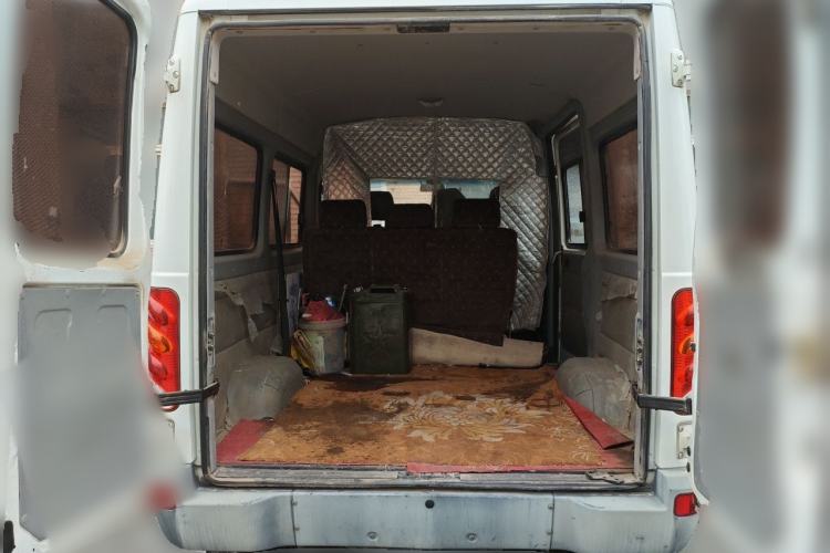 Used Iveco Power Daily 2017 2.5T Classic A32 Mid-Roof 6-7 Seater Bus 47Z5 Trunk