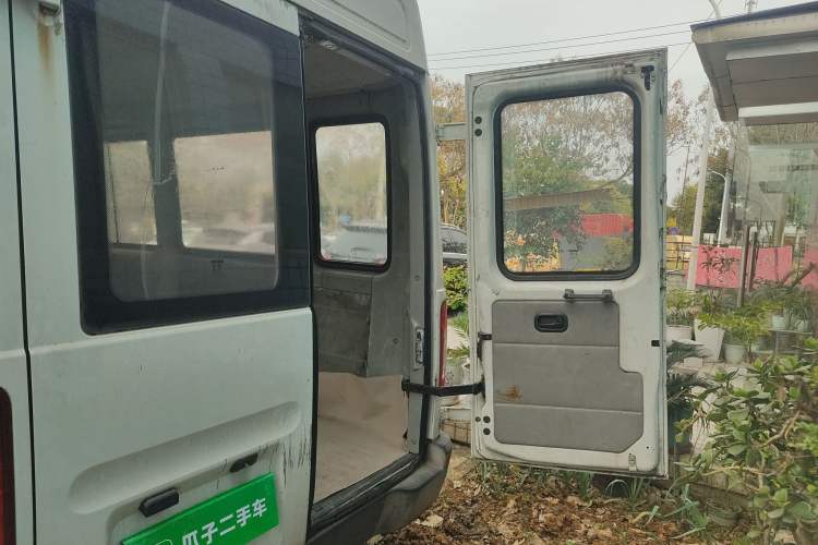 Used Iveco Power Daily 2017 2.5T Deluxe A37 High-Roof 6-7 Seater Bus 47Z5 Trunk