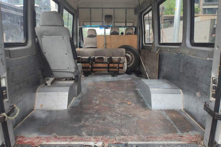 Used Iveco Power Daily 2017 3.0T Prestige A37 High-Roof 6-7 Seater F1CE34818 Trunk
