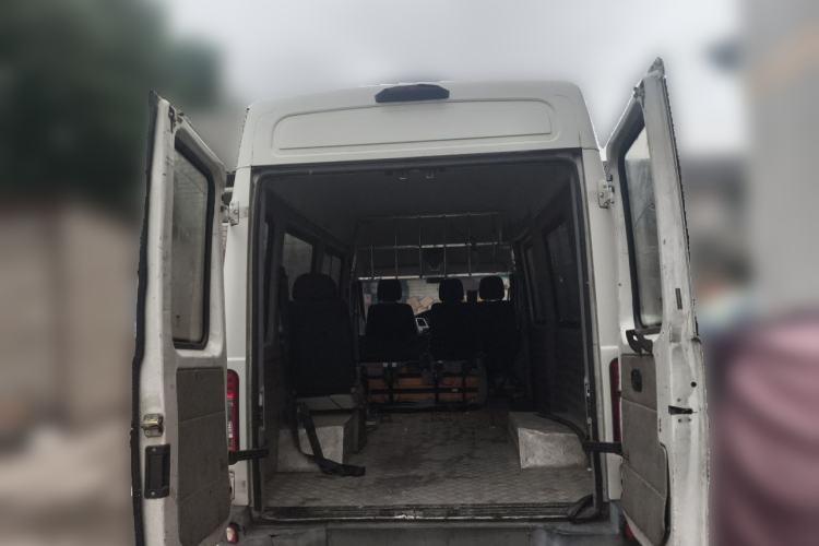 Used Iveco Power Daily 2017 2.5T Classic A37 High-Roof 7-Seater Passenger Van 47Z5 Trunk