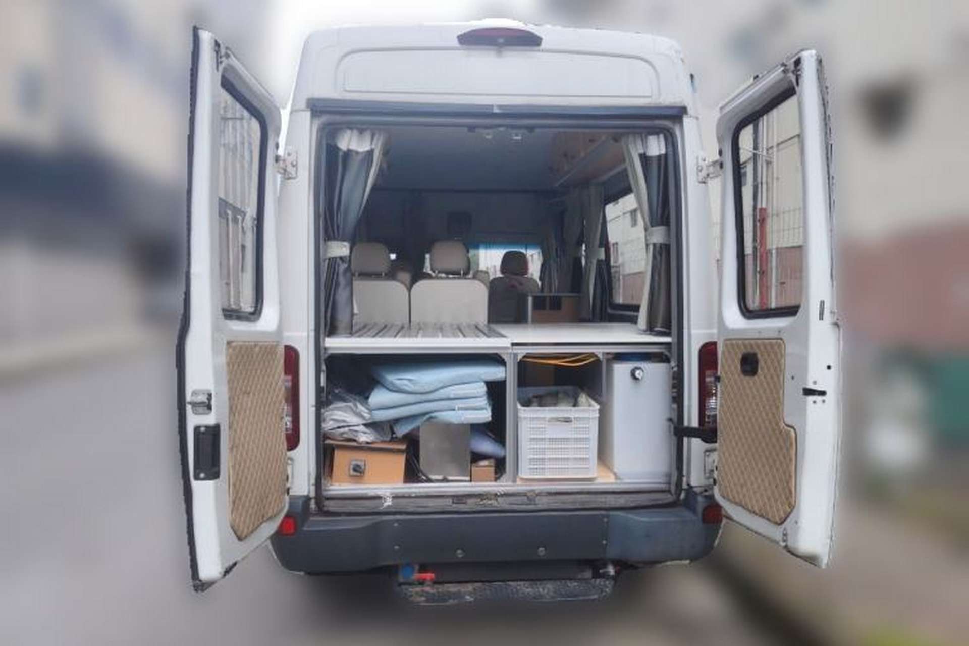 Used Iveco Power Daily 2017 2.5T Deluxe A37 High-Roof 6-7 Seater Bus 47Z5 Trunk