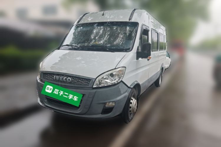 Used Iveco Power Daily 2017 2.5T Deluxe A37 Mid-Roof 6-7 Seater Bus 47Z5 Guazi used car, China used car export, Used car for sale, Used cars, Cheapest cars for sale