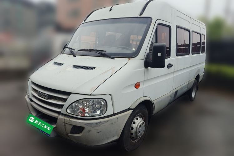 Used Iveco Power Daily 2017 2.5T Deluxe A37 Mid-Roof 6-7 Seater Bus 47Z5 Guazi used car, China used car export, Used car for sale, Used cars, Cheapest cars for sale