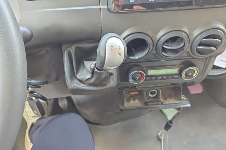 Used Iveco Power Daily 2018 EL46 Less-Than-Truckload Logistics Vehicle 78 kWh 4 Doors Gear Lever