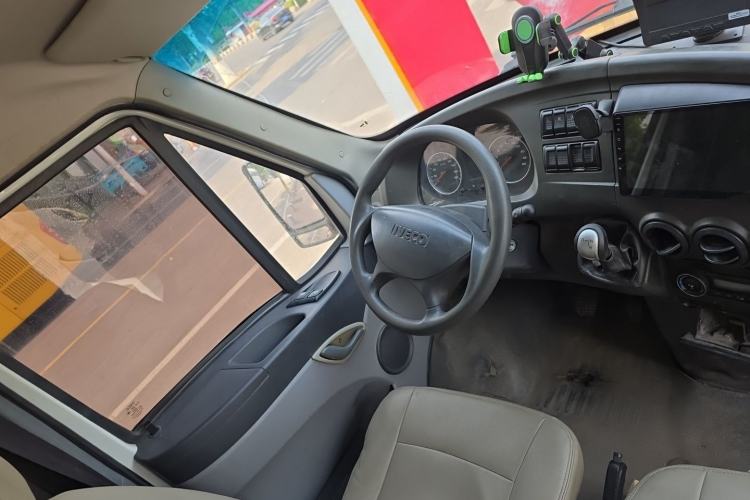 Used Iveco Power Daily 2018 EL46 Less-Than-Truckload Logistics Vehicle 78 kWh 4 Doors Steering Wheel