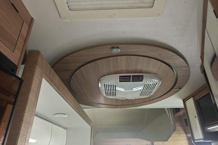 Used Iveco Power Daily  Headliner