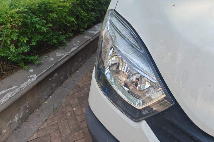 Used Iveco Power Daily  Right Front Headlight