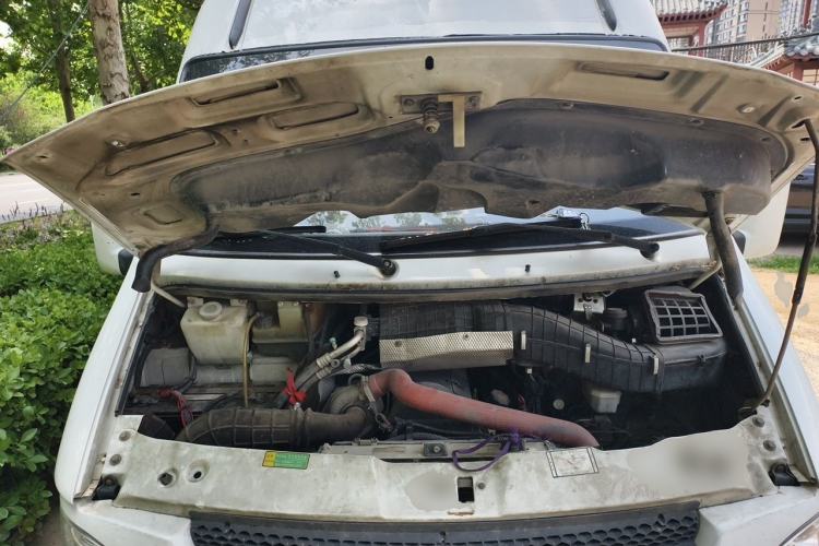 Used Iveco Turin 2009 2.5T-A32 Base Version Engine Bay