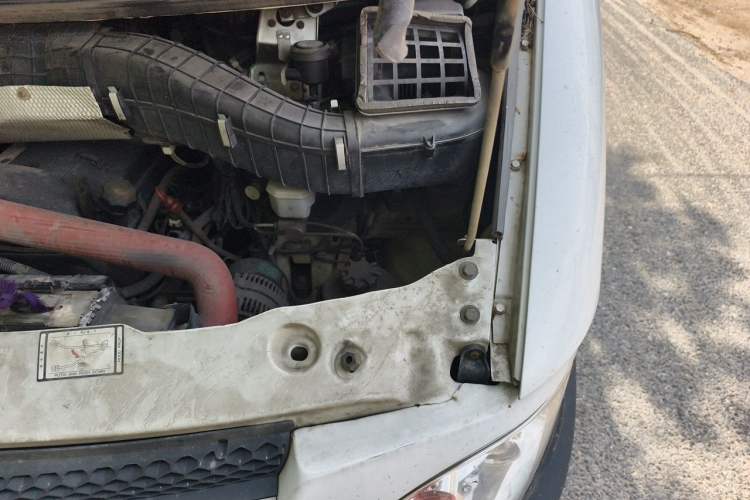 Used Iveco Turin 2009 2.5T-A32 Base Version Engine Bay Left