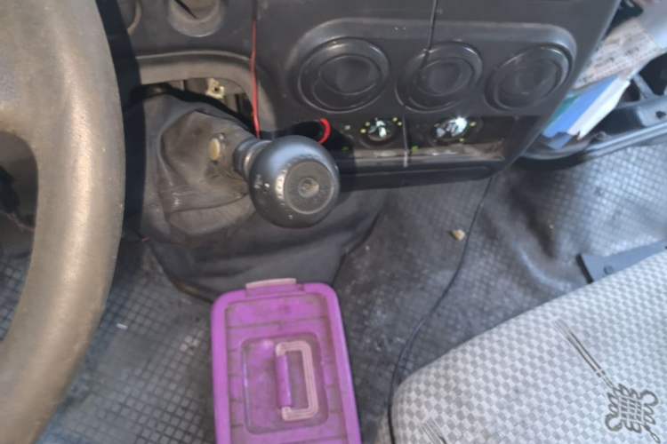 Used Iveco Turin 2009 2.8T-V39 Basic High-Roof Version Gear Lever