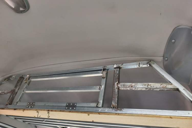 Used Iveco Turin 2009 2.5T-A32 Base Version Headliner