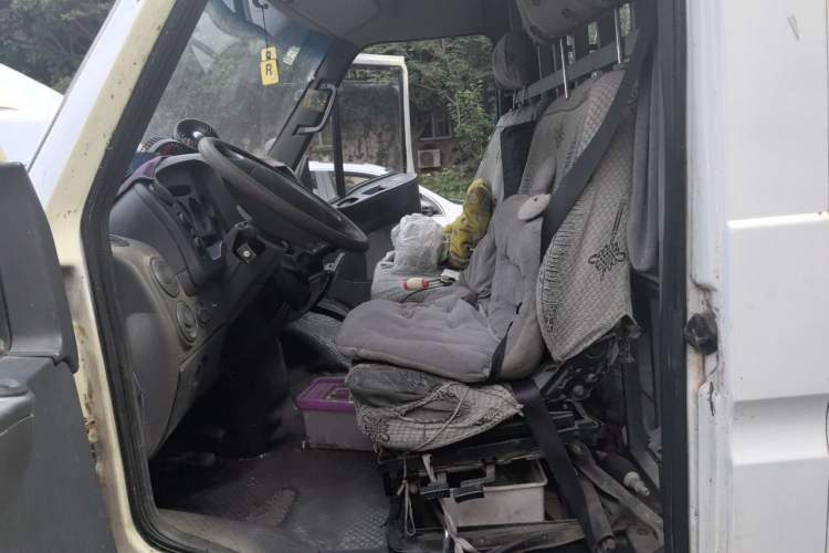 Used Iveco Turin 2009 2.8T-V39 Basic High-Roof Version Left Front Seat