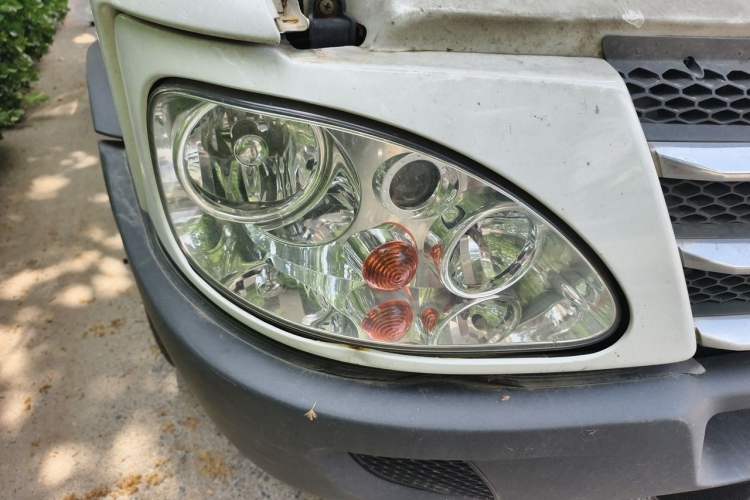 Used Iveco Turin 2009 2.5T-A32 Base Version Right Front Headlight