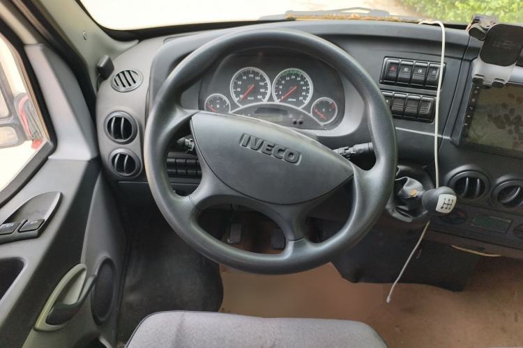 Used Iveco Turin 2009 2.5T-A32 Base Version Steering Wheel