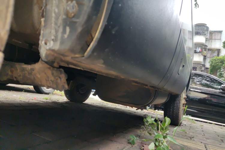 Used Iveco Turin 2009 2.5T-A32 Base Version Chassis Front Left
