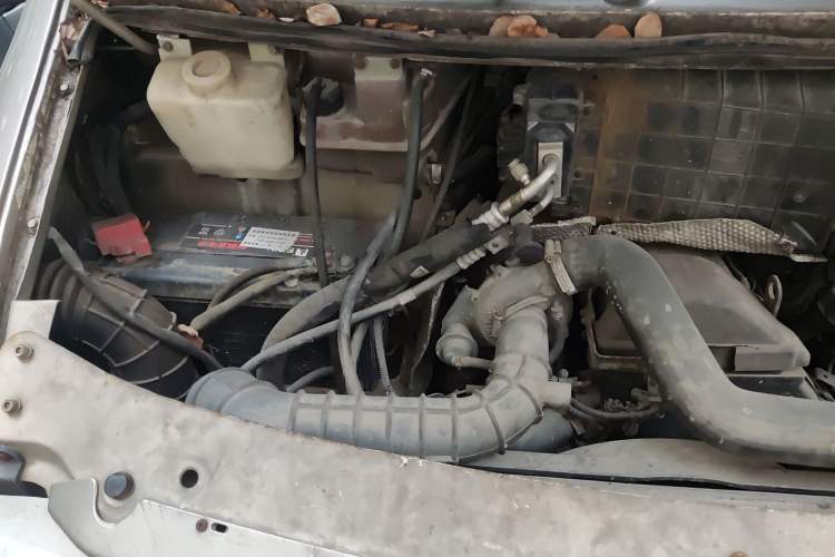Used Iveco Turin 2009 2.5T-A32 Base Version Engine Bay Right