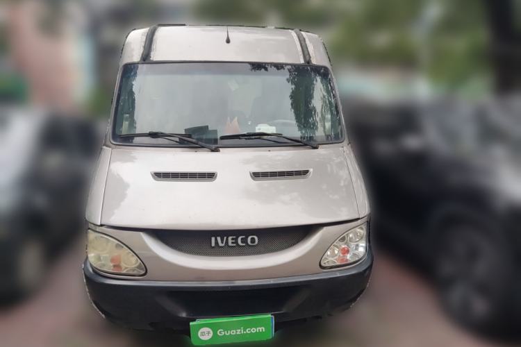 Used Iveco Turin 2009 2.5T-A32 Base Version Front