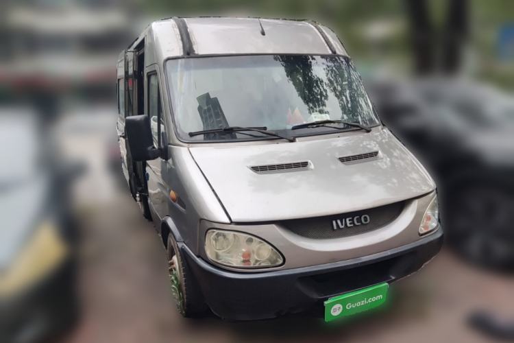 Used Iveco Turin 2009 2.5T-A32 Base Version Front Right 45 Deg
