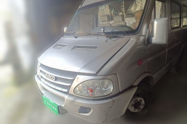 Ojetý Iveco Turin 2009 2.5T-A32 Base Version