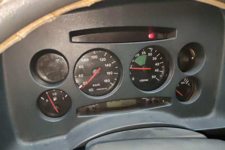 Used Iveco Turin 2009 2.5T-A32 Base Version Instrument Cluster