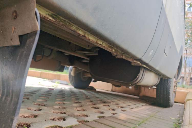 Used Iveco Turin 2009 2.5T-A32 Base Version Chassis Front Left