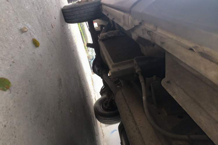 Used Iveco Turin 2009 2.8T-V36 Base Version Chassis Front Right