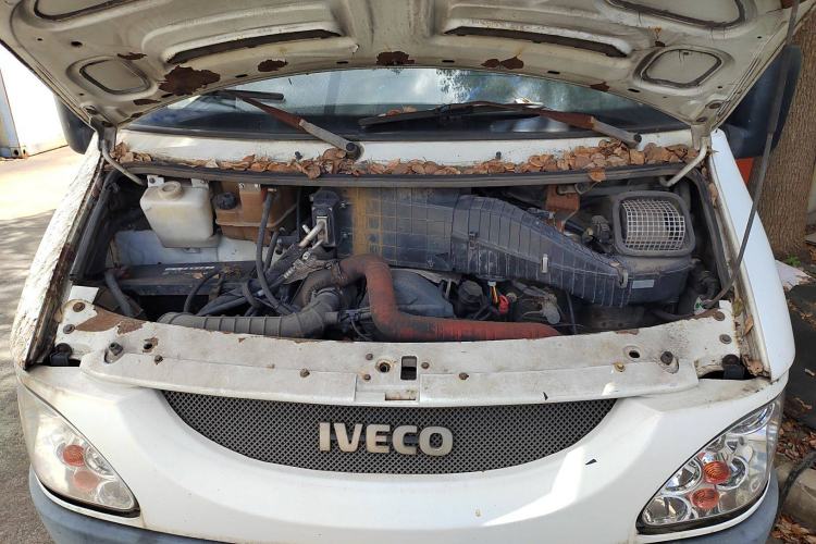 Used Iveco Turin 2009 2.8T-V42 Base Version Engine Bay
