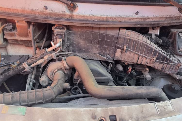Used Iveco Turin 2009 2.5T-A32 Base Version Engine Bay