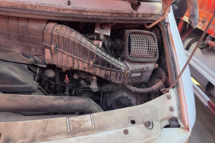 Used Iveco Turin 2009 2.5T-A32 Base Version Engine Bay Left