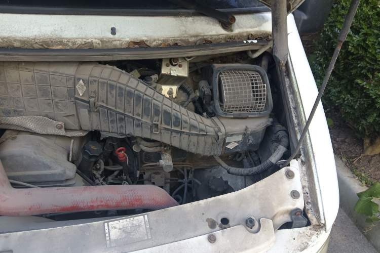 Used Iveco Turin 2009 2.5T-A32 Base Version Engine Bay Left