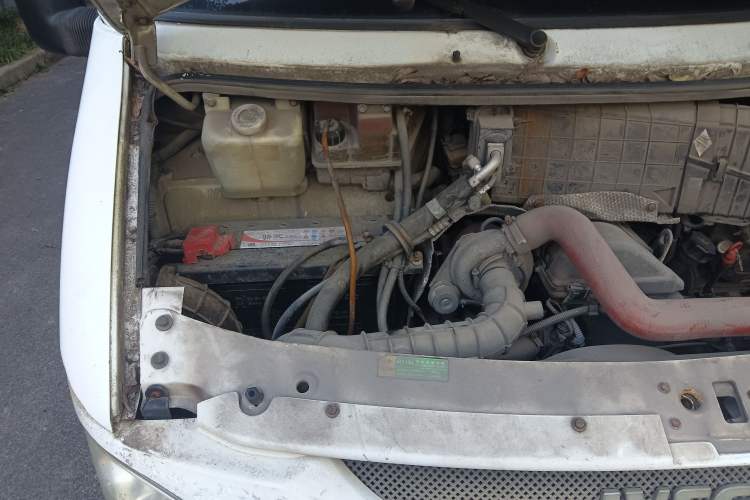 Used Iveco Turin 2009 2.5T-A32 Base Version Engine Bay Right