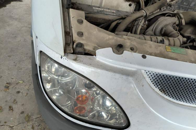 Used Iveco Turin 2009 2.8T-V36 Base Version Engine Bay Right