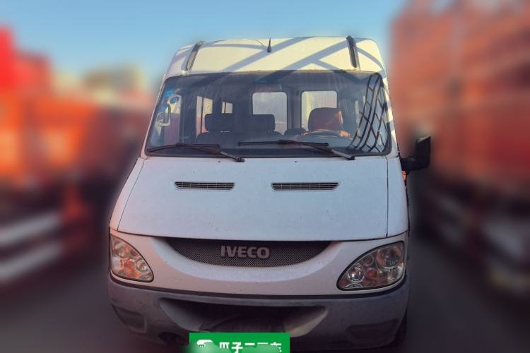 Used Iveco Turin 2009 2.5T-A32 Base Version Front