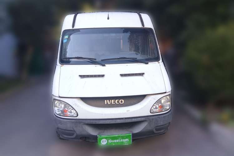 Used Iveco Turin 2009 2.5T-A32 Base Version Front