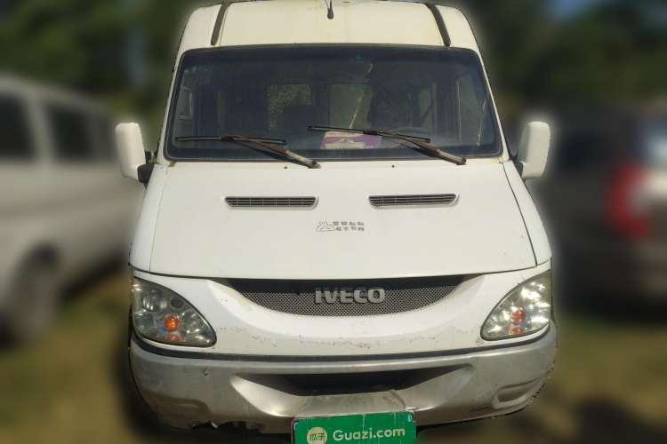 Used Iveco Turin 2009 2.5T-A32 Base Version Front