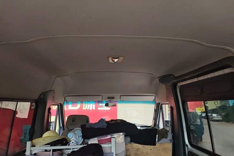 Used Iveco Turin 2009 2.5T-A32 Base Version Headliner