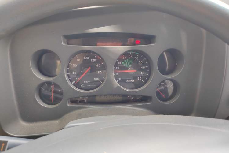 Used Iveco Turin 2009 2.8T-V42 Base Version Instrument Cluster